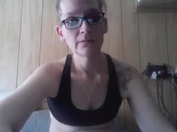 Midwest_Hotwife Chaturbate stream image from January 29, 2025