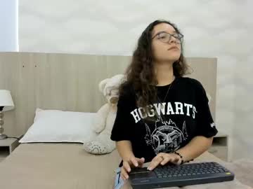 Veronica_Lark Chaturbate stream image from January 29, 2025