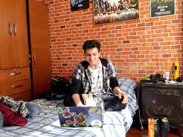 Walker0420 Chaturbate stream image from January 29, 2025