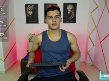 Dwayne_Brown Chaturbate stream image from January 29, 2025