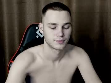 Robert10211 Chaturbate stream image from January 29, 2025