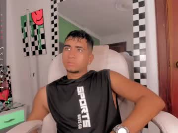 Damien_Woodzxx Chaturbate stream image from January 29, 2025