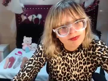 Katalinalxx Chaturbate stream image from January 29, 2025