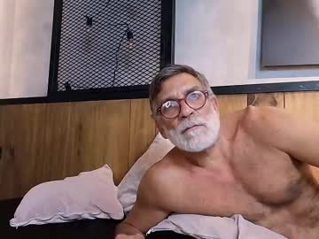 Lukecrews Chaturbate stream image from January 29, 2025