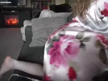 2keysbby Chaturbate stream image from January 29, 2025