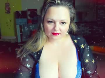 Delinnia Chaturbate stream image from January 29, 2025