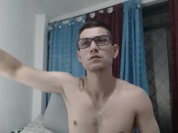 Felipe227 Chaturbate stream image from January 29, 2025