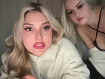 Snowbunniesxo Chaturbate stream image from January 29, 2025