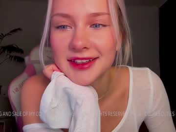 Doublecuties Chaturbate stream image from January 30, 2025