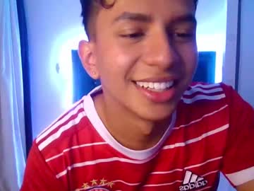 Leonarrd21_27 Chaturbate stream image from January 30, 2025