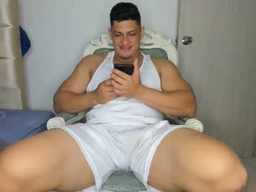 Za7iro Chaturbate stream image from January 30, 2025