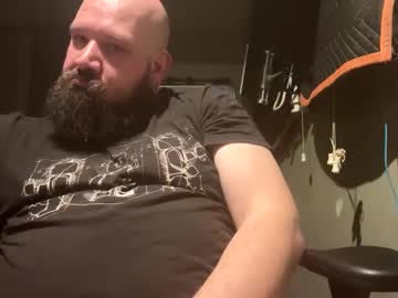 Beardwithadadbod Chaturbate stream image from January 30, 2025