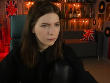 Aliceinredsquare Chaturbate stream image from January 30, 2025