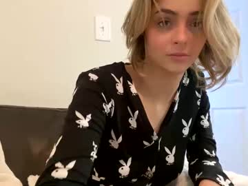 Itsmaeee Chaturbate stream image from January 30, 2025