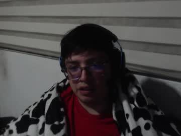Powerfulzeus2 Chaturbate stream image from January 30, 2025