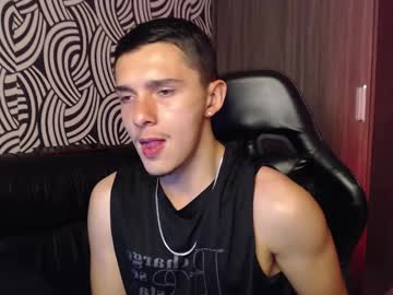 Leomathews Chaturbate stream image from January 30, 2025