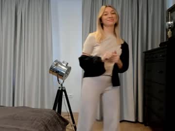 Darlinederricott Chaturbate stream image from January 30, 2025