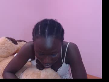 Black_Petitequeen Chaturbate stream image from January 30, 2025