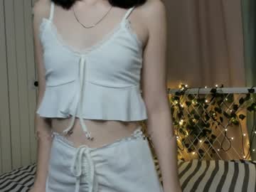 Esmadowey Chaturbate stream image from January 30, 2025