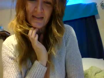 Sub4you69brat Chaturbate stream image from January 30, 2025