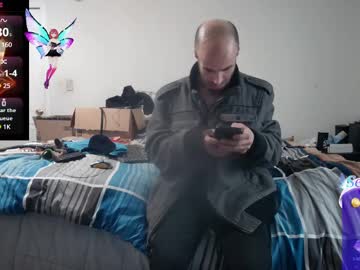 Suckmeestoywood Chaturbate stream image from January 30, 2025