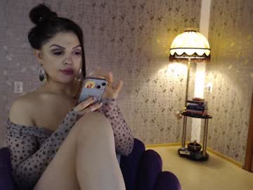 Iliveinparadise Chaturbate stream image from January 30, 2025