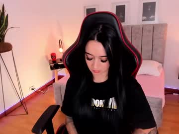 Emmyevans1 Chaturbate stream image from January 30, 2025