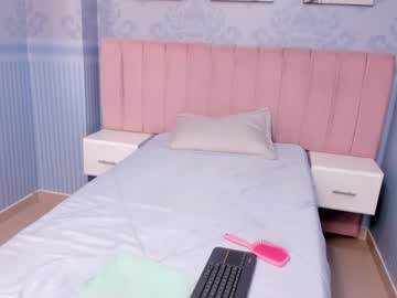 Isa_Little4u Chaturbate stream image from January 30, 2025
