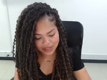 Karlaebony_Cg Chaturbate stream image from January 30, 2025