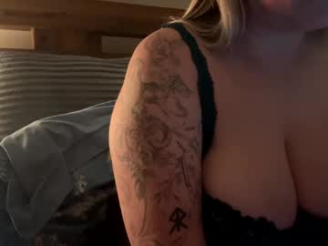Bigtitsinnc Chaturbate stream image from January 30, 2025