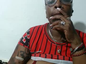 Loretybighot Chaturbate stream image from January 30, 2025
