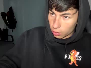 Moons247 Chaturbate stream image from January 30, 2025