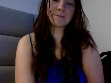 Skylarrosexx Chaturbate stream image from January 31, 2025
