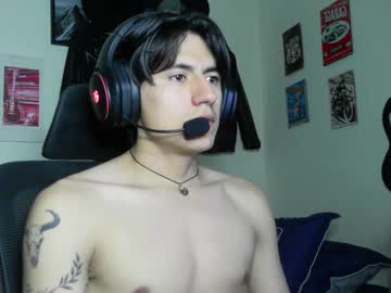 Crisrocker_80s Chaturbate stream image from January 31, 2025