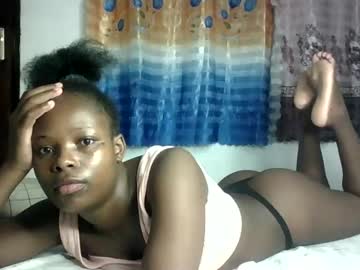 Prettymelly_ Chaturbate stream image from January 31, 2025