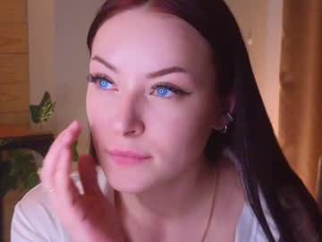 Cwenebeecham Chaturbate stream image from January 31, 2025