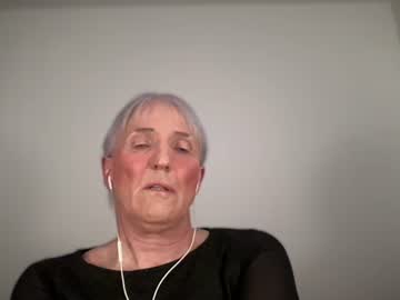 Roxanexx Chaturbate stream image from January 31, 2025