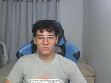 Aron_444 Chaturbate stream image from January 31, 2025