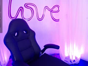 Hinatamoon Chaturbate stream image from January 31, 2025
