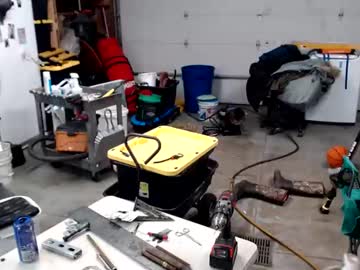 Upforanything27 Chaturbate stream image from January 31, 2025