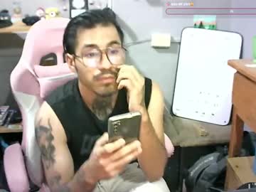 Alejandropppzz Chaturbate stream image from January 31, 2025