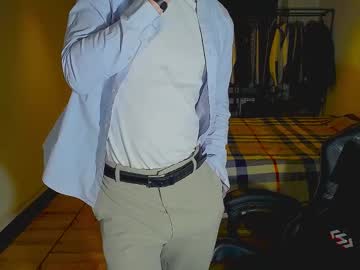 Charlieseyer Chaturbate stream image from January 31, 2025