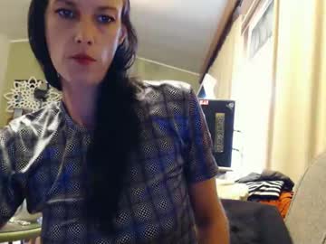 Jizzabelle85 Chaturbate stream image from January 31, 2025