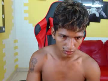Mau_Elixxx Chaturbate stream image from January 31, 2025