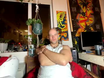 Theoutfitter Chaturbate stream image from January 31, 2025
