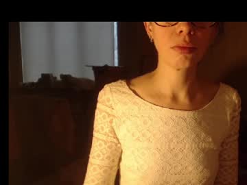 Beettydream Chaturbate stream image from January 31, 2025