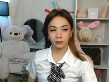 Exotictssavie Chaturbate stream image from January 31, 2025
