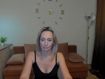 Julia__Cherry_ Chaturbate stream image from January 31, 2025