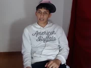 Straight_Bigcock Chaturbate stream image from January 31, 2025