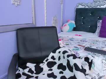 Zoebleze Chaturbate stream image from January 31, 2025